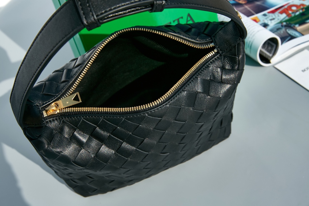 Bottega Veneta Hobo Bags